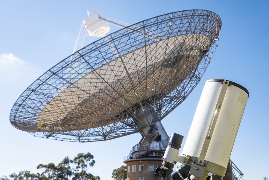 Image of the CSIRO Parkes Radio Telescope