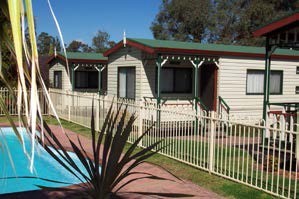 Parkes Country Cabins